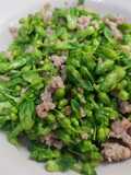 ดอกขจรผัดหมูสับ