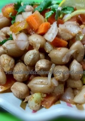 A picture of Boiled Peanut masala chaat.