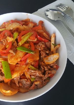 Hình của món Nui xào bò.