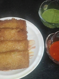 ચીઝ બ્રેડ પોકેટ્સ(Cheese bread pocket recipe in Gujarati) રેસીપી મુખ્ય ફોટો