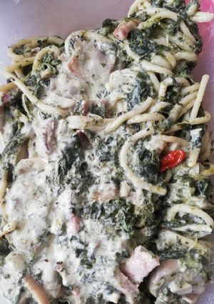 Foto principal de Espaguetis con espinacas y queso azul