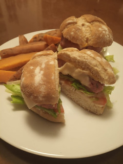Una foto de Mini hamburguesas rellenas de queso