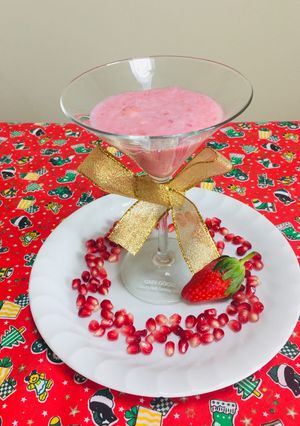 Una foto de Cóctel de frutas con vino blanco!