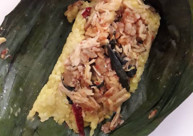 Nasi kuning bakar