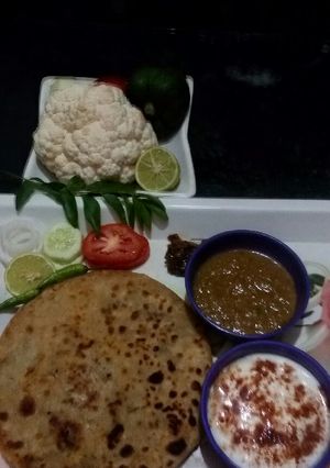 A picture of Gobhi ka paratha.