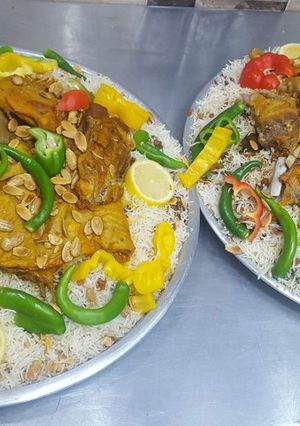 صورة لوصفة الطبخ الشعبي بما يسمى رز العنبر واللحم طبخ بالمرق