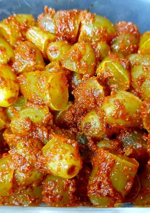 इंसटेंट अंगूर अचार (Instant angoor achar recipe in hindi) रेसिपी मुख्य फोटो