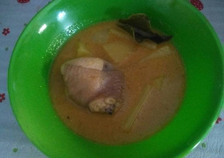 Kare ayam Kentang