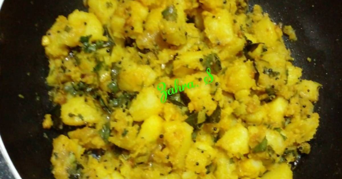 Dry Aloo sabzi Recipe by Zahra Shaikh Cookpad