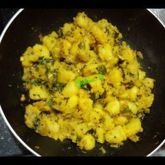 A picture of Dry Aloo sabzi.