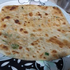 A picture of Khasta Masalay dar paratha.
