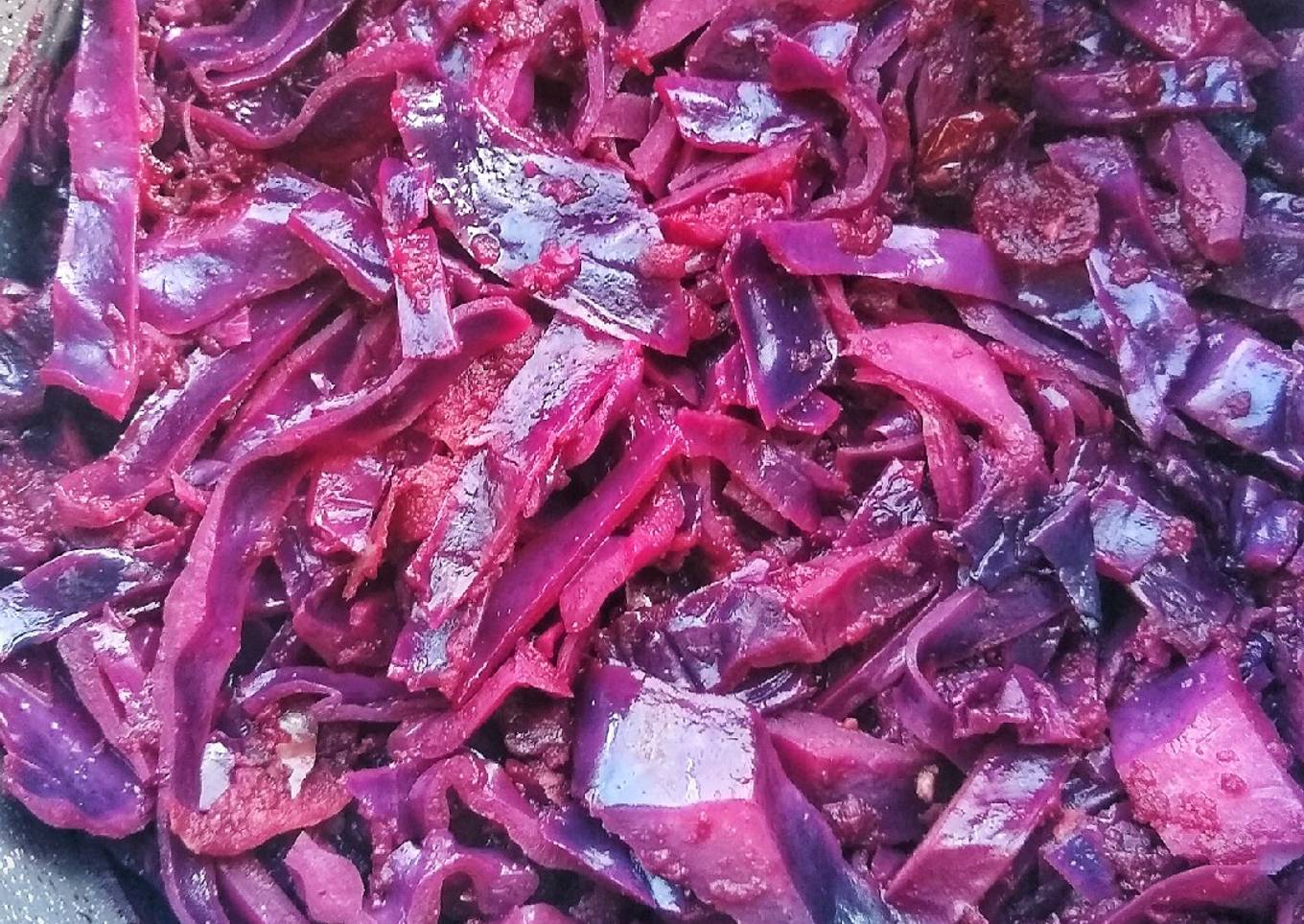 Braised Red Cabbage With Apple, Port & Cranberry