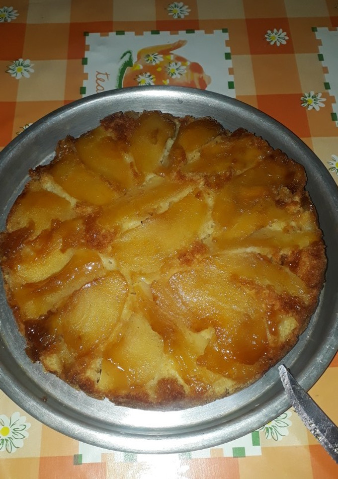 Una foto de Torta de manzana invertida
