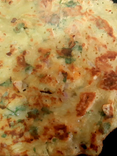 मूंग दाल चीला (moong dal chilla recipe in Hindi) रेसिपी मुख्य फोटो