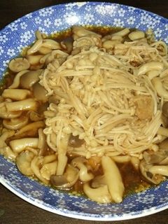 涼拌酸辣綜合菇 的食譜成品照片