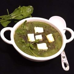 A picture of Palak Paneer.