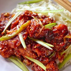 A picture of Korean Style Sticky Chilli Chicken.