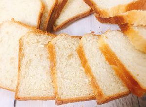 Hình của món Bánh mì gối trắng.