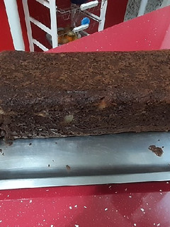 Una foto de Bizcocho integral de espelta con peras y cacao, sin azúcar