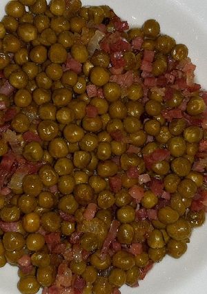 Una foto de Guisantes con jamón
