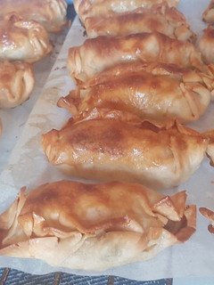 Una foto de Empanadas argentinas criollas (salteñas)