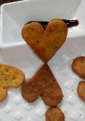 A picture of Heart shaped nachos.