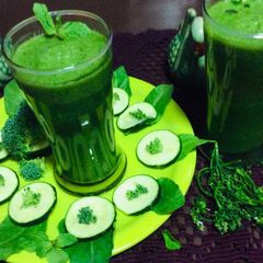 A picture of Green vegetables juice.