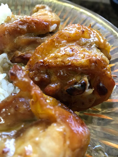 Una foto de Pollo al horno con limón