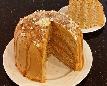 The New Way Making Recipe Cinnamon Layer Cake with Whipped Cinnamon Cream Filling and Frosting Home Style