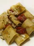 Mezzi paccheri con arogosta al nero di seppia