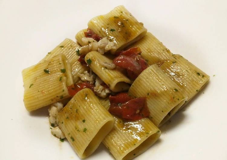 Steps to Prepare Favorite Mezzi paccheri con arogosta al nero di seppia