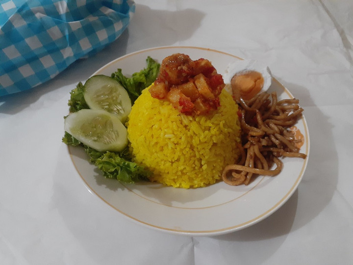 Resep: Nasi kuning rice cooker Rumahan
