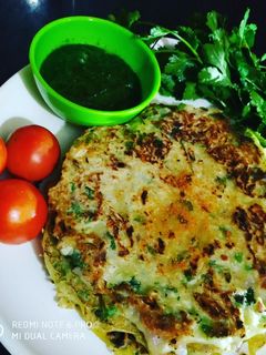 बेसन और सूजी उत्तपम (Besan aur suji Uttapam recipe in Hindi) रेसिपी मुख्य फोटो