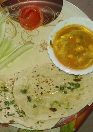एगलैस बटर नान (Eggless Butter naan recipe in hindi) रेसिपी मुख्य फोटो