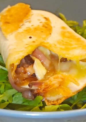 Une photo de Wrap au camembert de Normandie et lardons fumés
