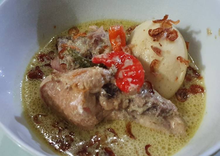 Opor Ayam ala Tin