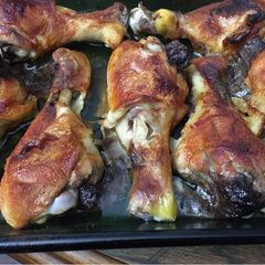 A picture of Easy breezy spicy chicken legs.