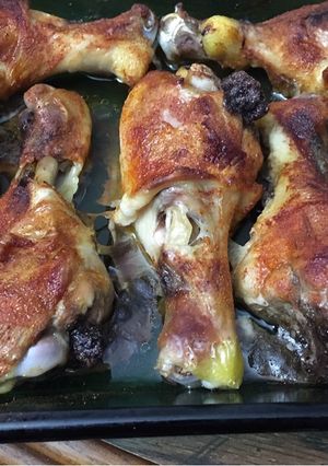 A picture of Easy breezy spicy chicken legs.