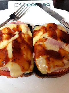 A picture of My Seeded Bread Toasted with Beef Tomato, Ham & Cheese 😀.