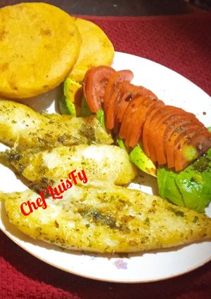 Una foto de Filete de pescado blanco al ajillo... LuisFy