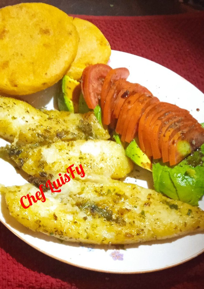 Una foto de Filete de pescado blanco al ajillo... LuisFy