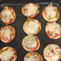 A picture of Mini pittza.