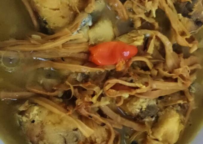Resep bikin Ikan Tenggiri masak Rebung kering dijamin lezat