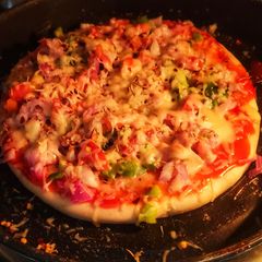 A picture of Pizza majedaar.