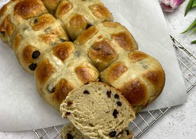 Hot Cross Buns (vegane Hefebrötchen)