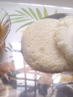 தட்டு இட்லி (Thattu idli recipe in tamil) செய்முறை முக்கிய புகைப்படம்