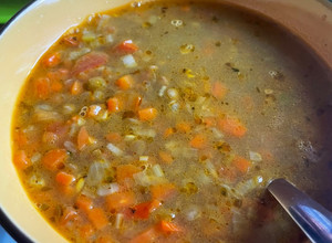 Una foto de Sopa de lentejas 🫶🏻