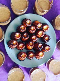 Une photo de Cannelés bordelais et mousse au chocolat au thermomix