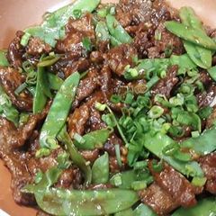 A picture of Crispy Beef with Snow Peas.