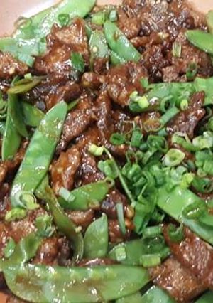 A picture of Crispy Beef with Snow Peas.